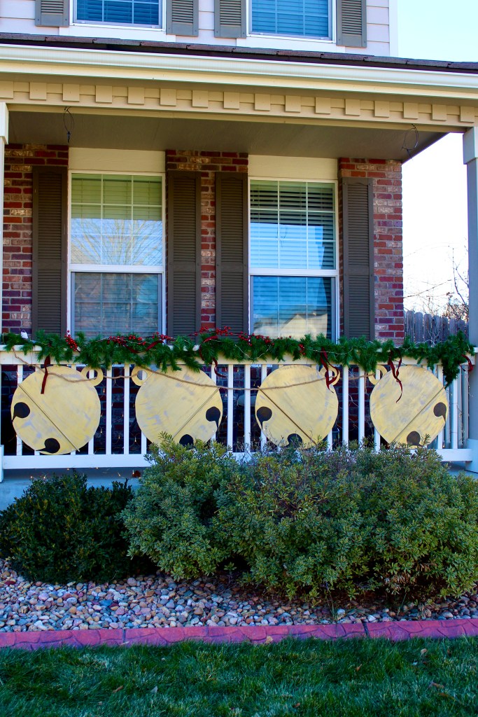 How To Make Giant Jingle Bell Outdoor&nbsp;Decorations